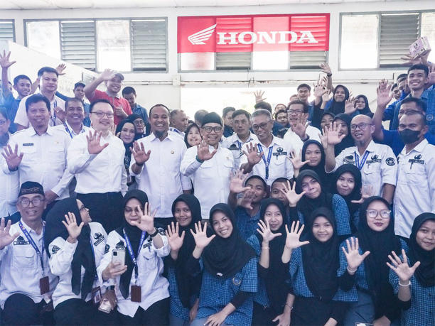 SMK Go Global: Jalan Cepat Pemerintah Tekan Pengangguran